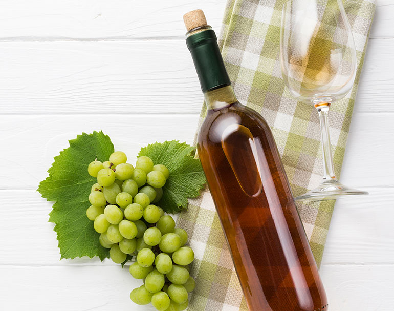 Sommelier Tips: Choosing Wine for a Dinner Party